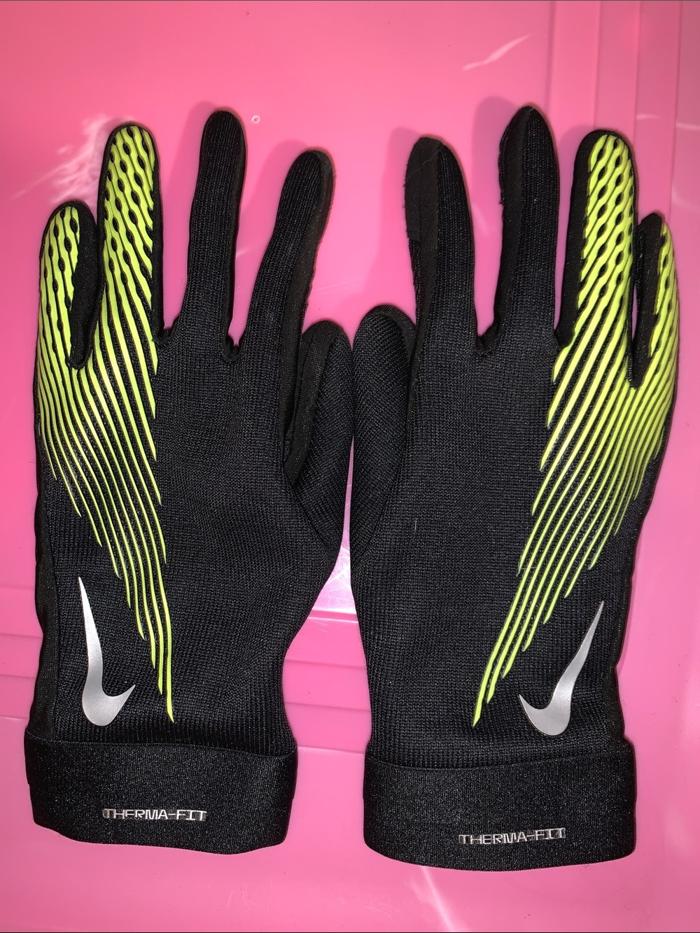 Nike Therma Fit Youth Large Football Gloves